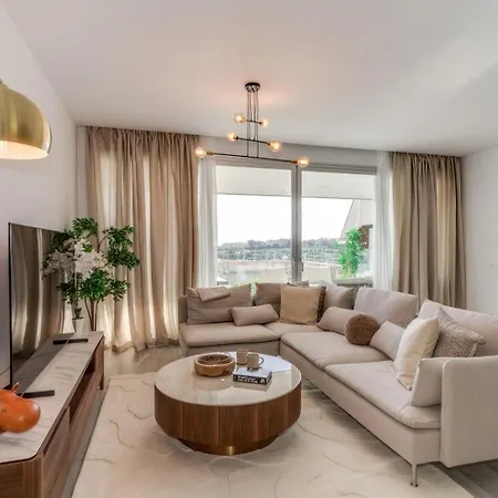 Oceana Townhouse *